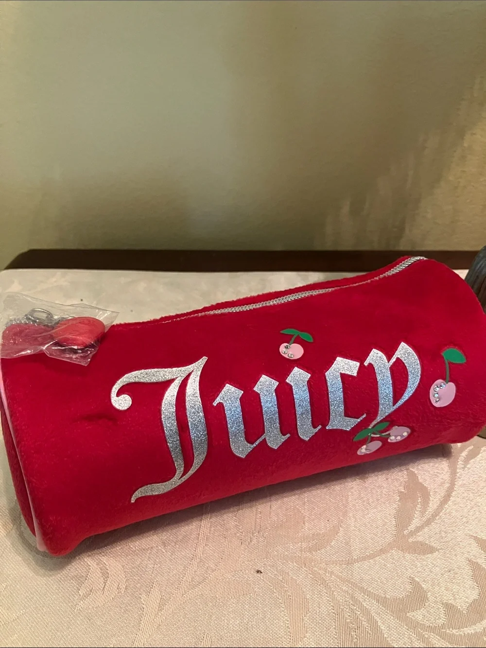 🍓Juicy Couture barrel bag cosmetics bag makeup case purse NWT
